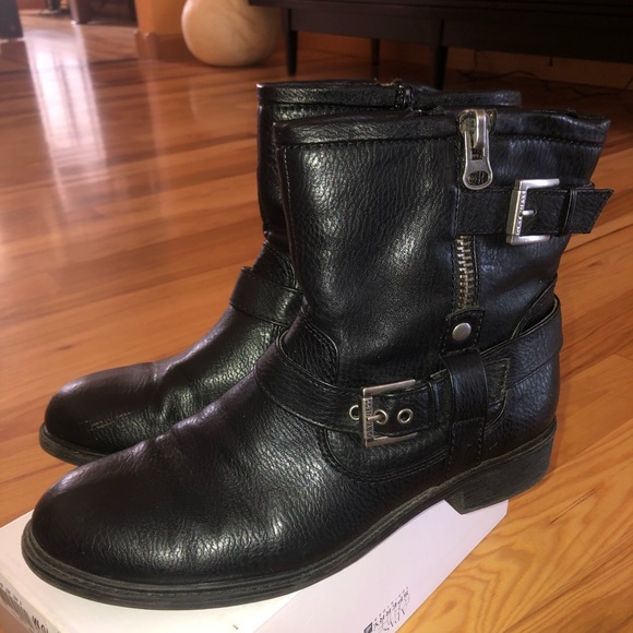 Boots - Picture 2 of 3